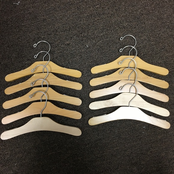 Set 10 Maple Wooden Hangers - Kids/Toddlers/Babies